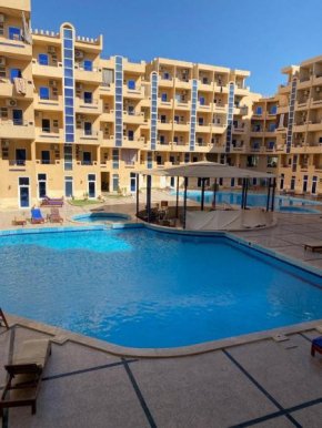 Fully furnished studio infront a swimming pool in tiba resort hurghada